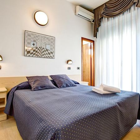 Hotel Villa Dei Gerani Rimini Dış mekan fotoğraf