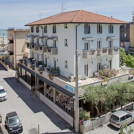 Hotel Villa Dei Gerani Rimini Dış mekan fotoğraf