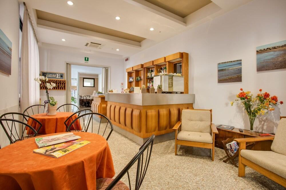 Hotel Villa Dei Gerani Rimini Dış mekan fotoğraf