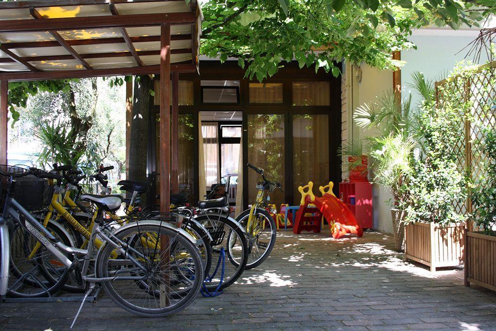 Hotel Villa Dei Gerani Rimini Dış mekan fotoğraf
