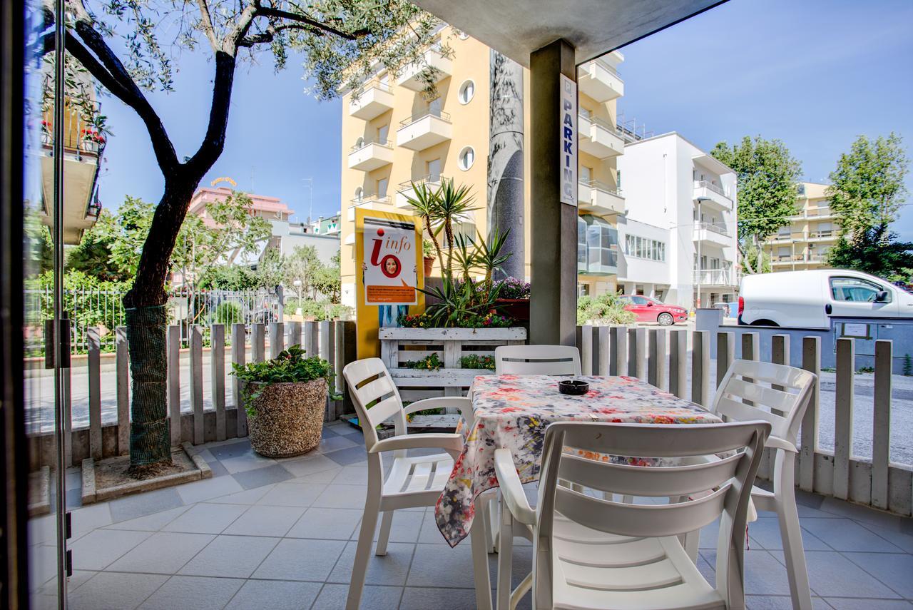 Hotel Villa Dei Gerani Rimini Dış mekan fotoğraf