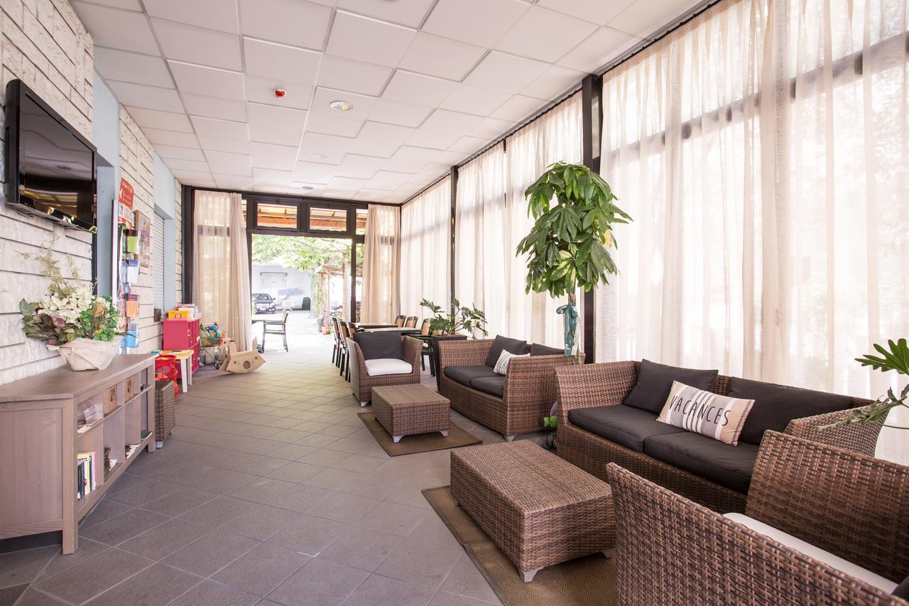 Hotel Villa Dei Gerani Rimini Dış mekan fotoğraf