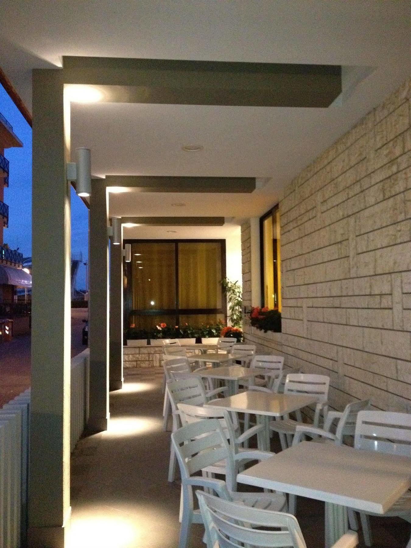 Hotel Villa Dei Gerani Rimini Dış mekan fotoğraf