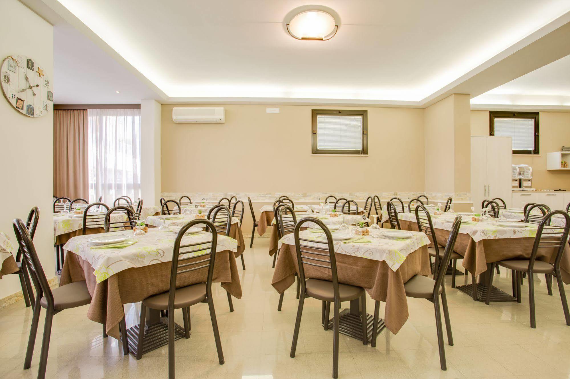 Hotel Villa Dei Gerani Rimini Dış mekan fotoğraf