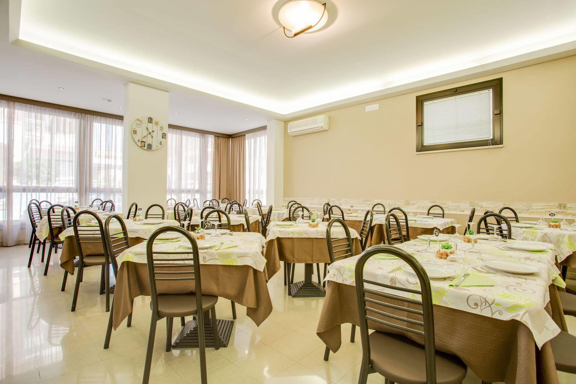 Hotel Villa Dei Gerani Rimini Dış mekan fotoğraf
