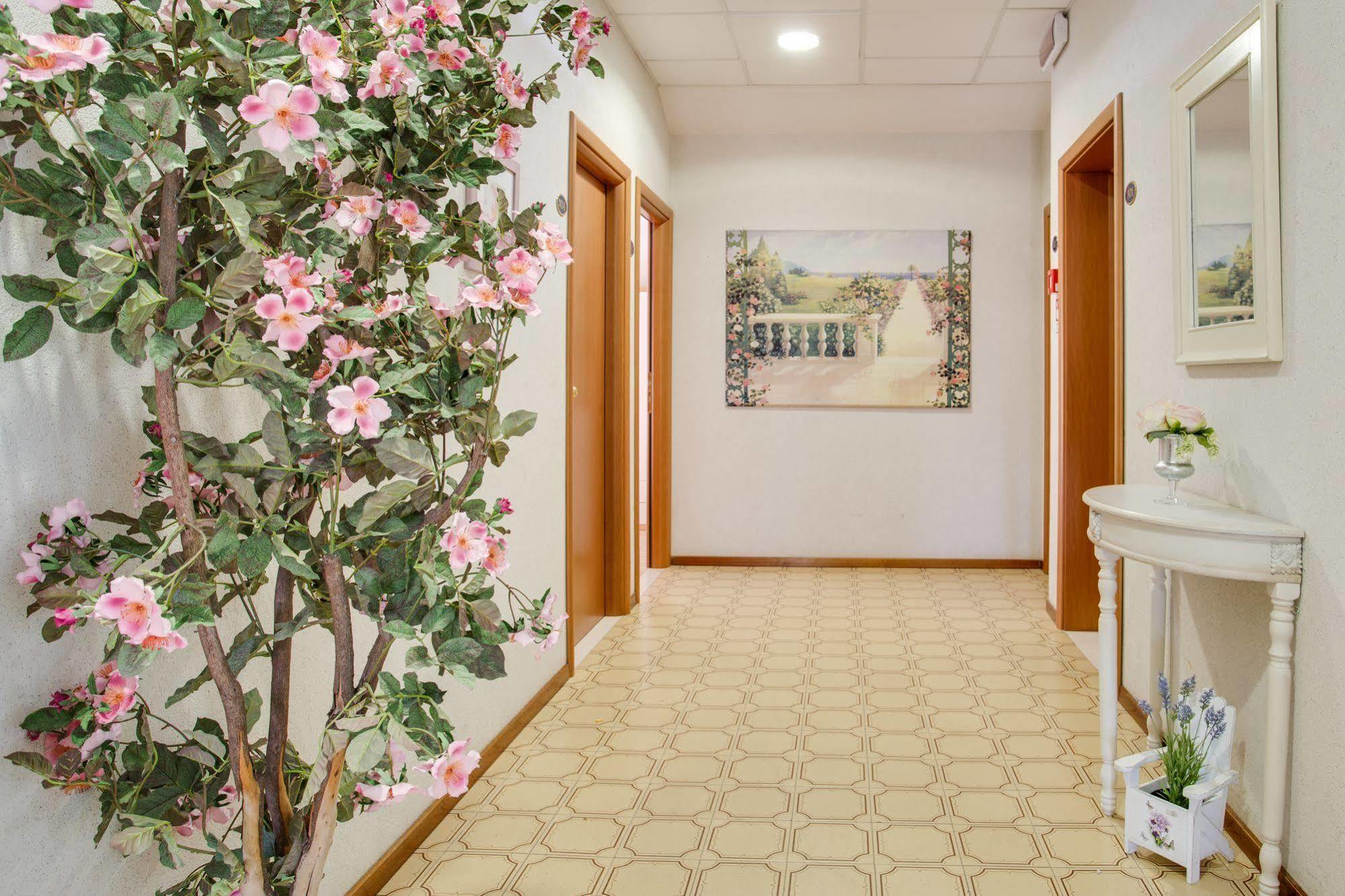 Hotel Villa Dei Gerani Rimini Dış mekan fotoğraf